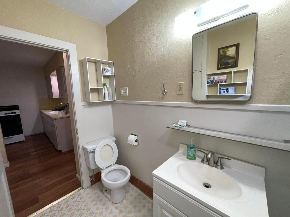 125-#3 Comfy Cozy 1ba Nearby Riverwalk Apartment